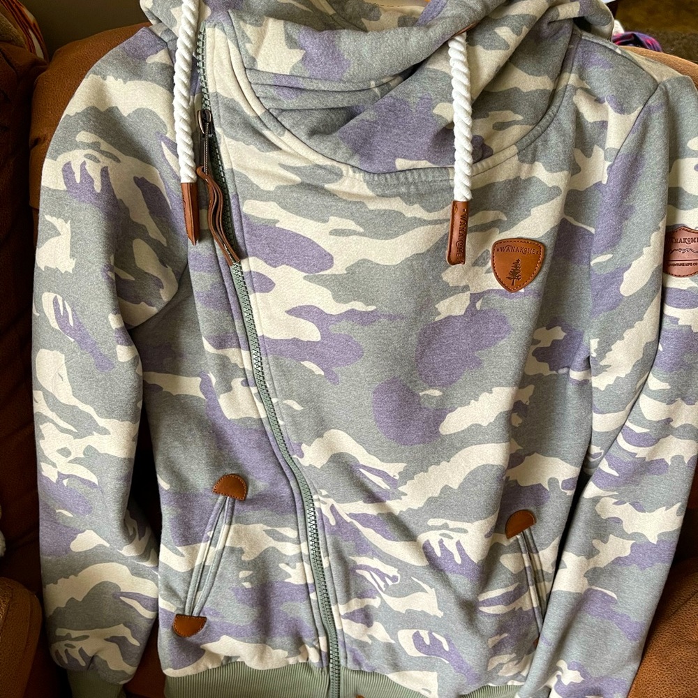 Womens Wanakome Camo side zip hoodie